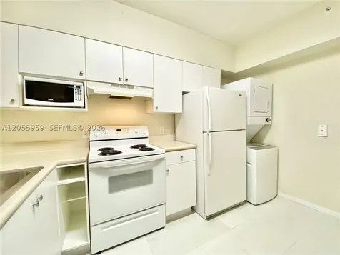 5099 NW 7th Street Miami FL 33126