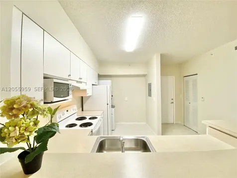 5099 NW 7th Street Miami FL 33126