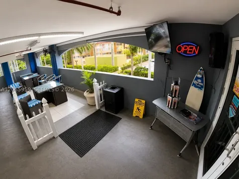 5099 NW 7th Street Miami FL 33126