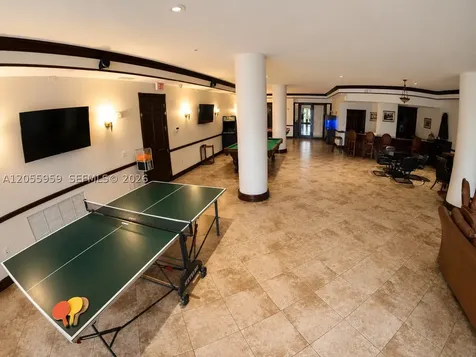 5099 NW 7th Street Miami FL 33126