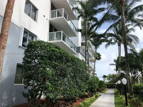 5099 NW 7th Street Miami FL 33126