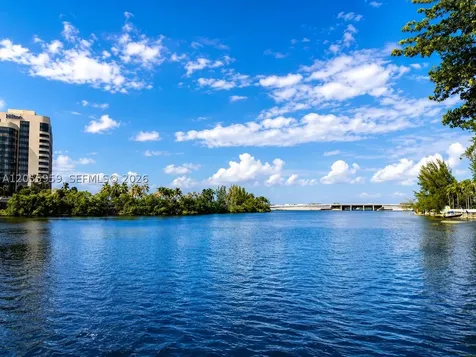 5099 NW 7th Street Miami FL 33126