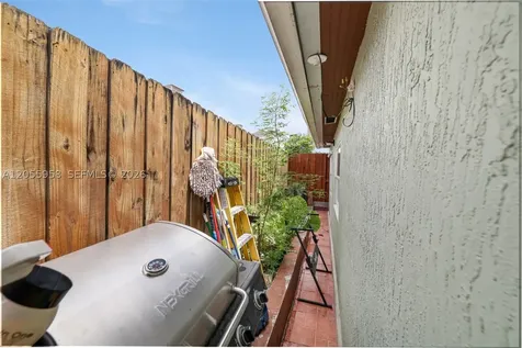 11425 NW 88th Court Hialeah Gardens FL 33018