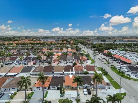11425 NW 88th Court Hialeah Gardens FL 33018