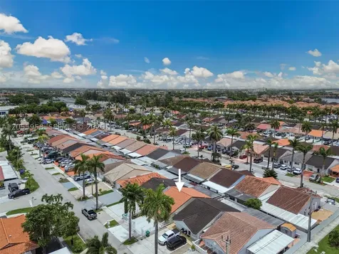 11425 NW 88th Court Hialeah Gardens FL 33018