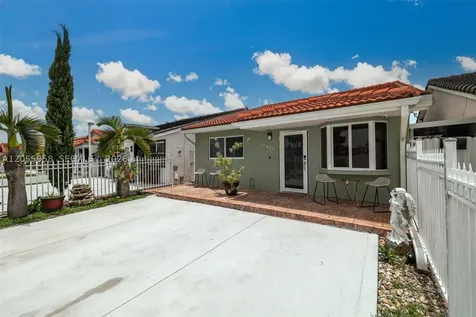 11425 NW 88th Court Hialeah Gardens FL 33018