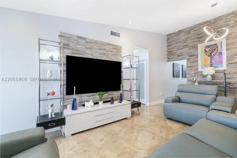 11425 NW 88th Court Hialeah Gardens FL 33018