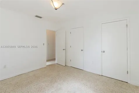 565 NE 160th Terrace Miami FL 33162