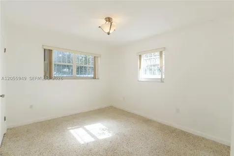 565 NE 160th Terrace Miami FL 33162