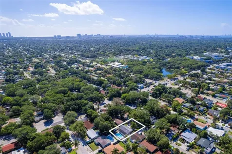 565 NE 160th Terrace Miami FL 33162