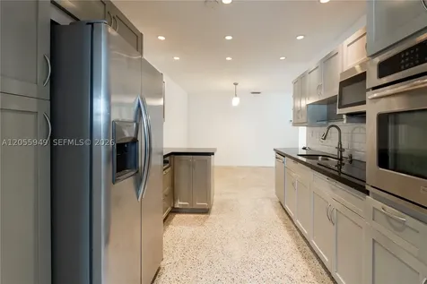 565 NE 160th Terrace Miami FL 33162