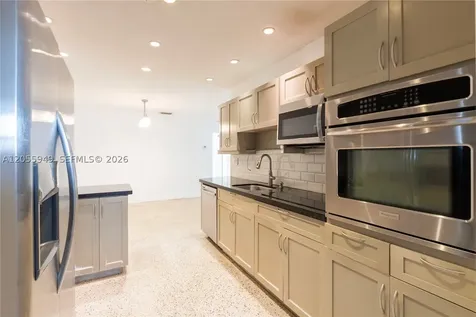 565 NE 160th Terrace Miami FL 33162