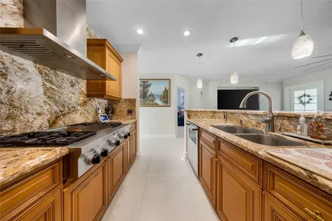 5862 W 2nd Court Hialeah FL 33012