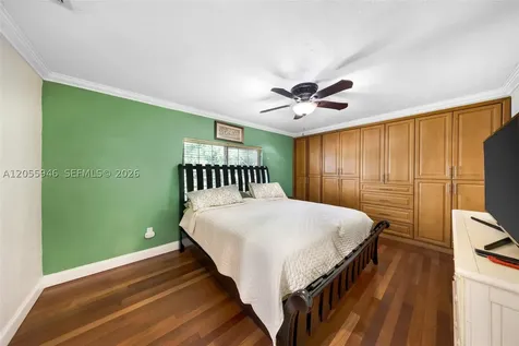 5862 W 2nd Court Hialeah FL 33012