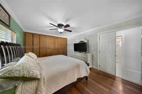 5862 W 2nd Court Hialeah FL 33012