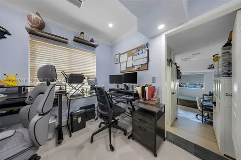 5862 W 2nd Court Hialeah FL 33012