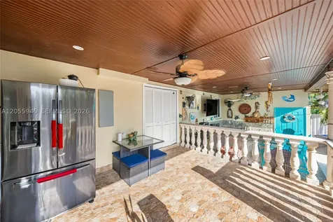 5862 W 2nd Court Hialeah FL 33012