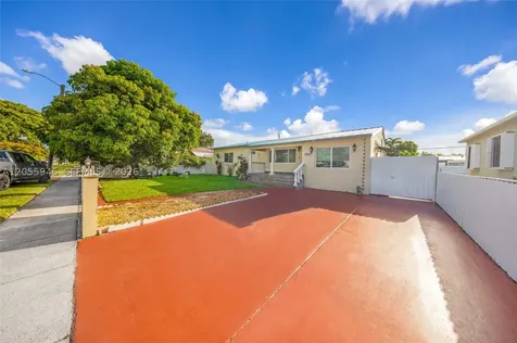 5862 W 2nd Court Hialeah FL 33012