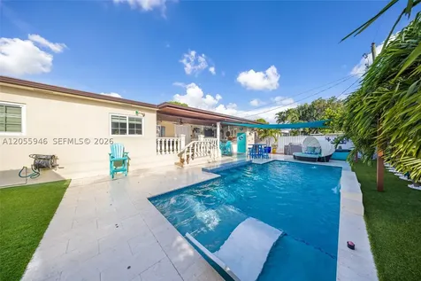 5862 W 2nd Court Hialeah FL 33012