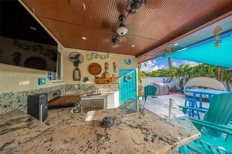 5862 W 2nd Court Hialeah FL 33012