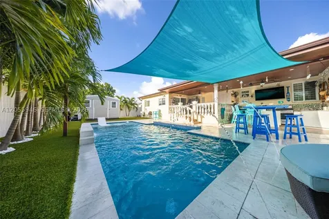 5862 W 2nd Court Hialeah FL 33012