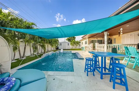 5862 W 2nd Court Hialeah FL 33012
