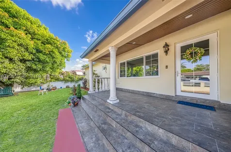 5862 W 2nd Court Hialeah FL 33012