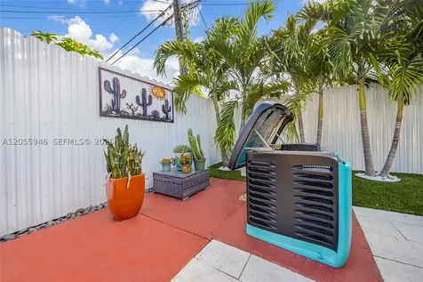 5862 W 2nd Court Hialeah FL 33012