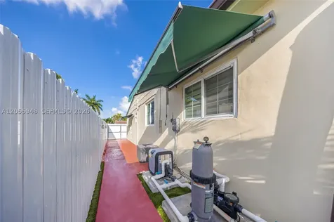 5862 W 2nd Court Hialeah FL 33012