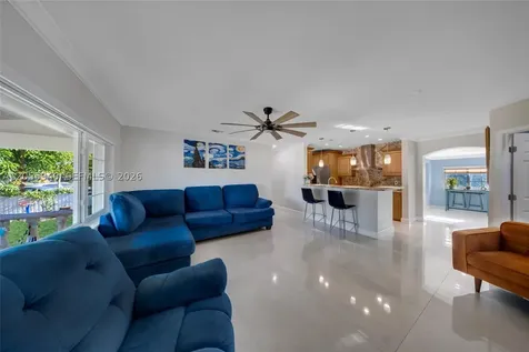 5862 W 2nd Court Hialeah FL 33012