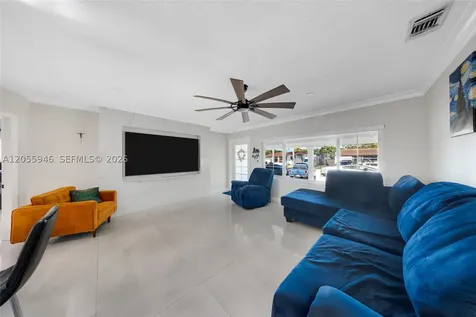 5862 W 2nd Court Hialeah FL 33012
