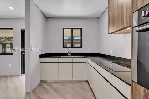 8931 NE 2nd Avenue El Portal FL 33138