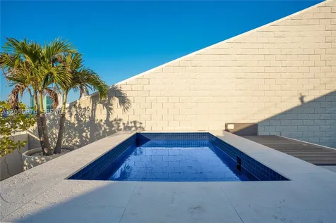 88 SW 7th Street Miami FL 33130
