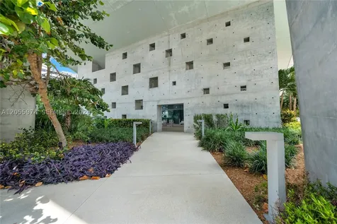 88 SW 7th Street Miami FL 33130