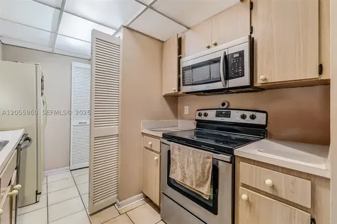 9732 Hammocks Boulevard Miami FL 33196
