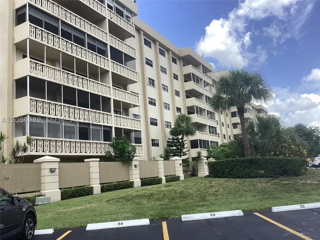 800 NE 195th Street Miami FL 33179