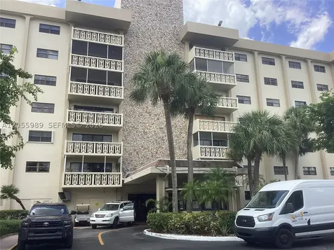 800 NE 195th Street Miami FL 33179