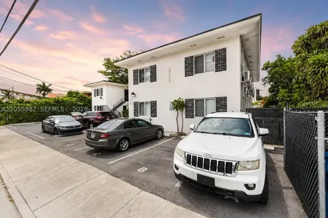 520 NE 82nd Terrace Miami FL 33138