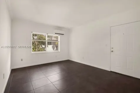520 NE 82nd Terrace Miami FL 33138