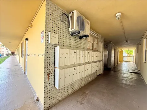 1302 NE 191st Street Miami FL 33179