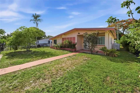 1869 NE 181st Street North Miami Beach FL 33162