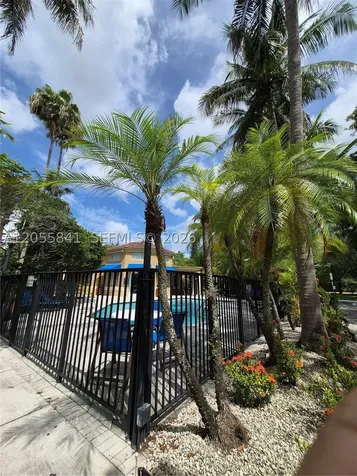 771 N Pine Island Road Plantation FL 33324