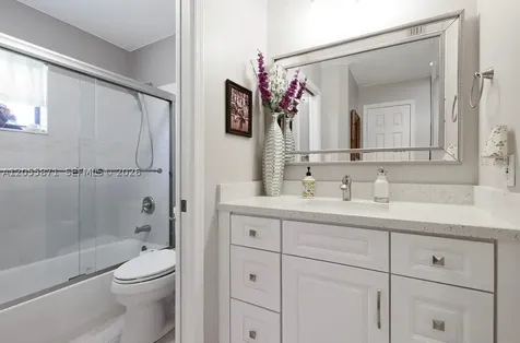 9860 Chestnut Tree Boynton Beach FL 33436