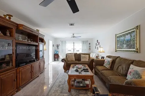 9860 Chestnut Tree Boynton Beach FL 33436