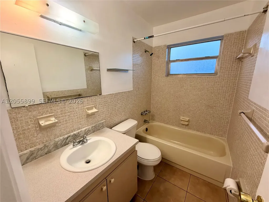 1502 N 57th Terrace Hollywood FL 33021
