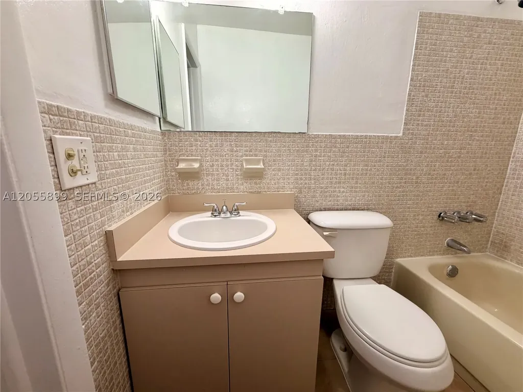 1502 N 57th Terrace Hollywood FL 33021