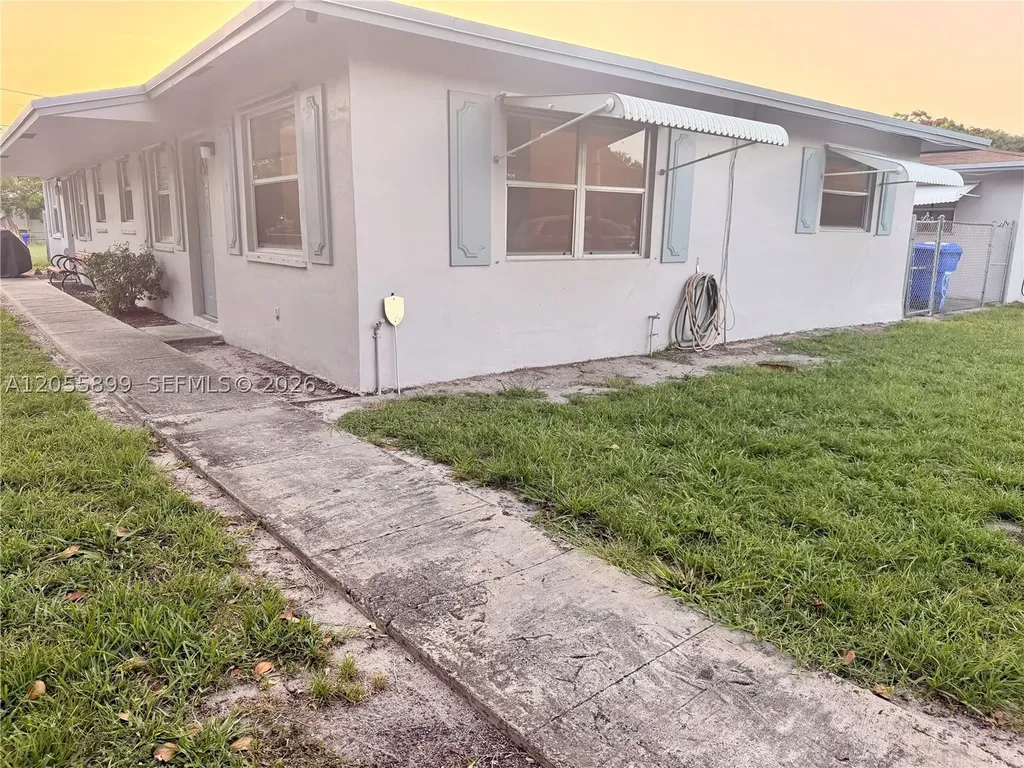 1502 N 57th Terrace Hollywood FL 33021