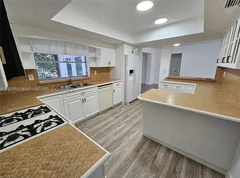 7251 Harbour Miramar FL 33023