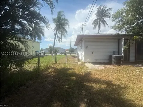 706 SW 31st Street Cape Coral FL 33914