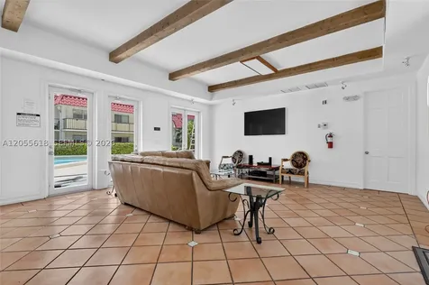 6709 N Kendall Drive Pinecrest FL 33156
